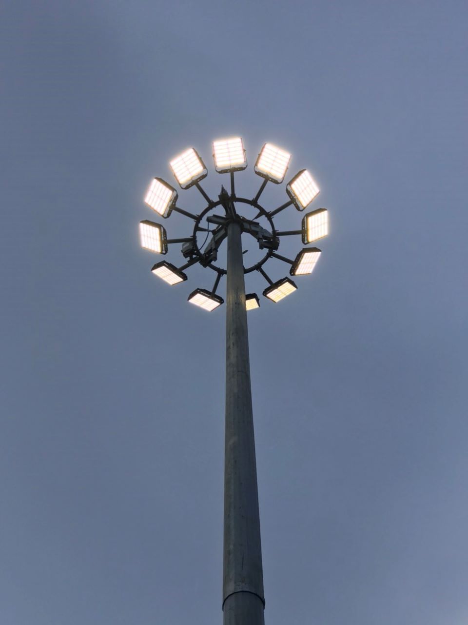 high mast lighting pole